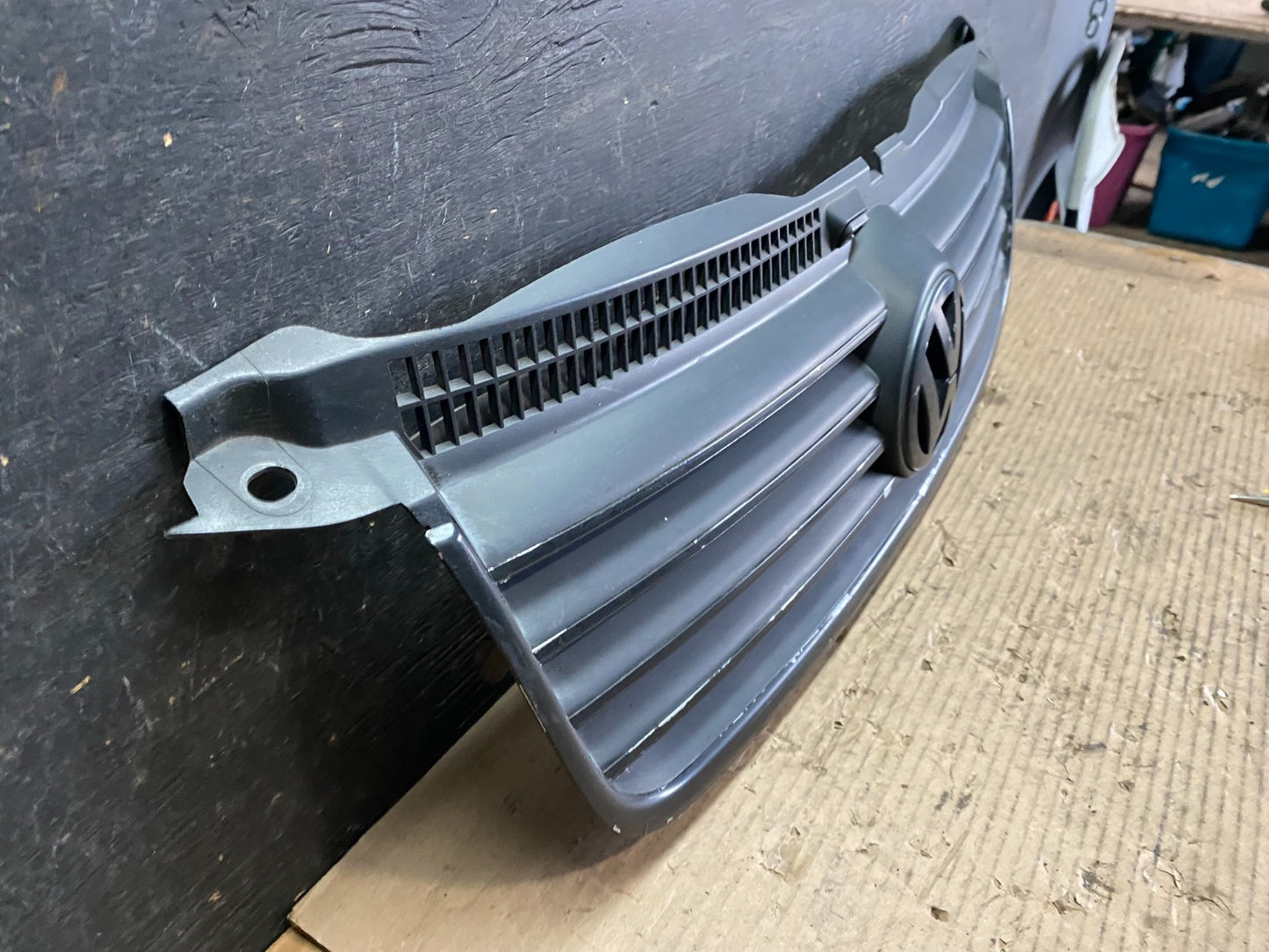 2001 to 2005 Volkswagen Passat Front Upper Grill Grille Oem s5736 DG2