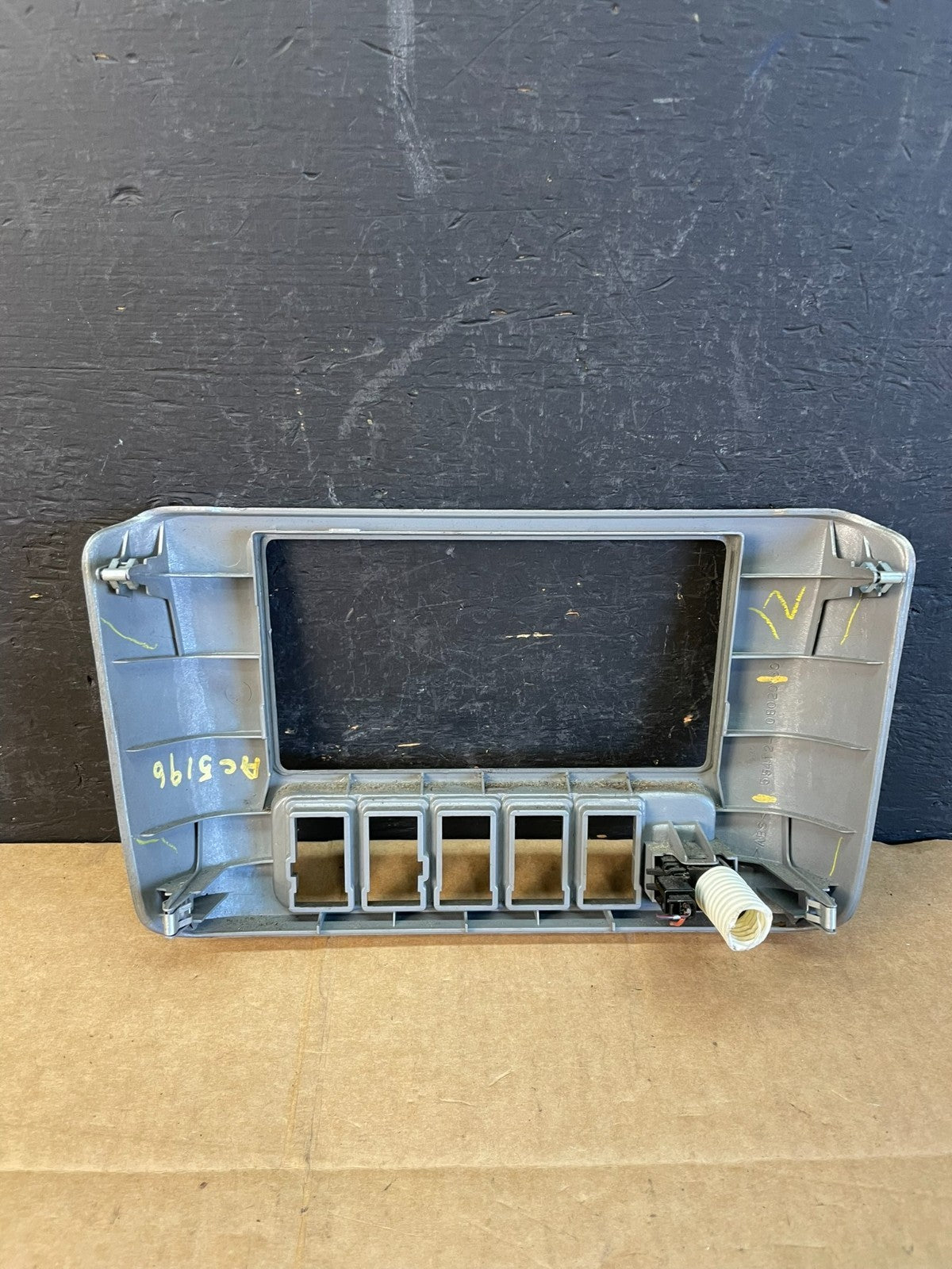 2001-2003 Toyota Sienna Center Console Dash Radio Bezel Trim AC5196 DG6
