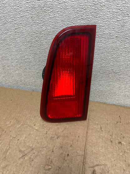 2003-2006 Lincoln Navigator Right Passenger Side Tail Light Inner V3584 DW0