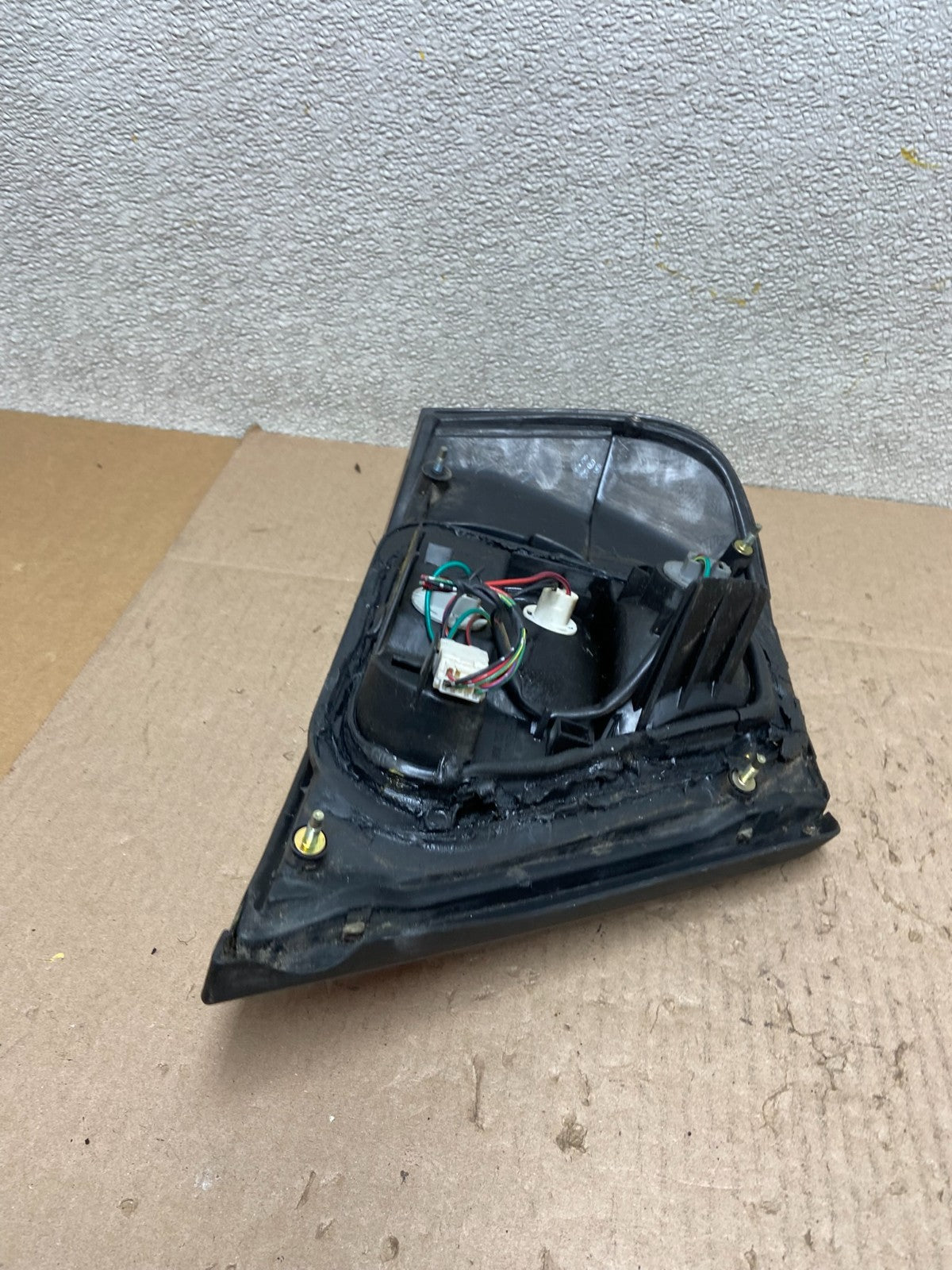 2000 to 2001 Nissan Altima Tail Light Right Passenger Rh Side OEM Z6146 DW8