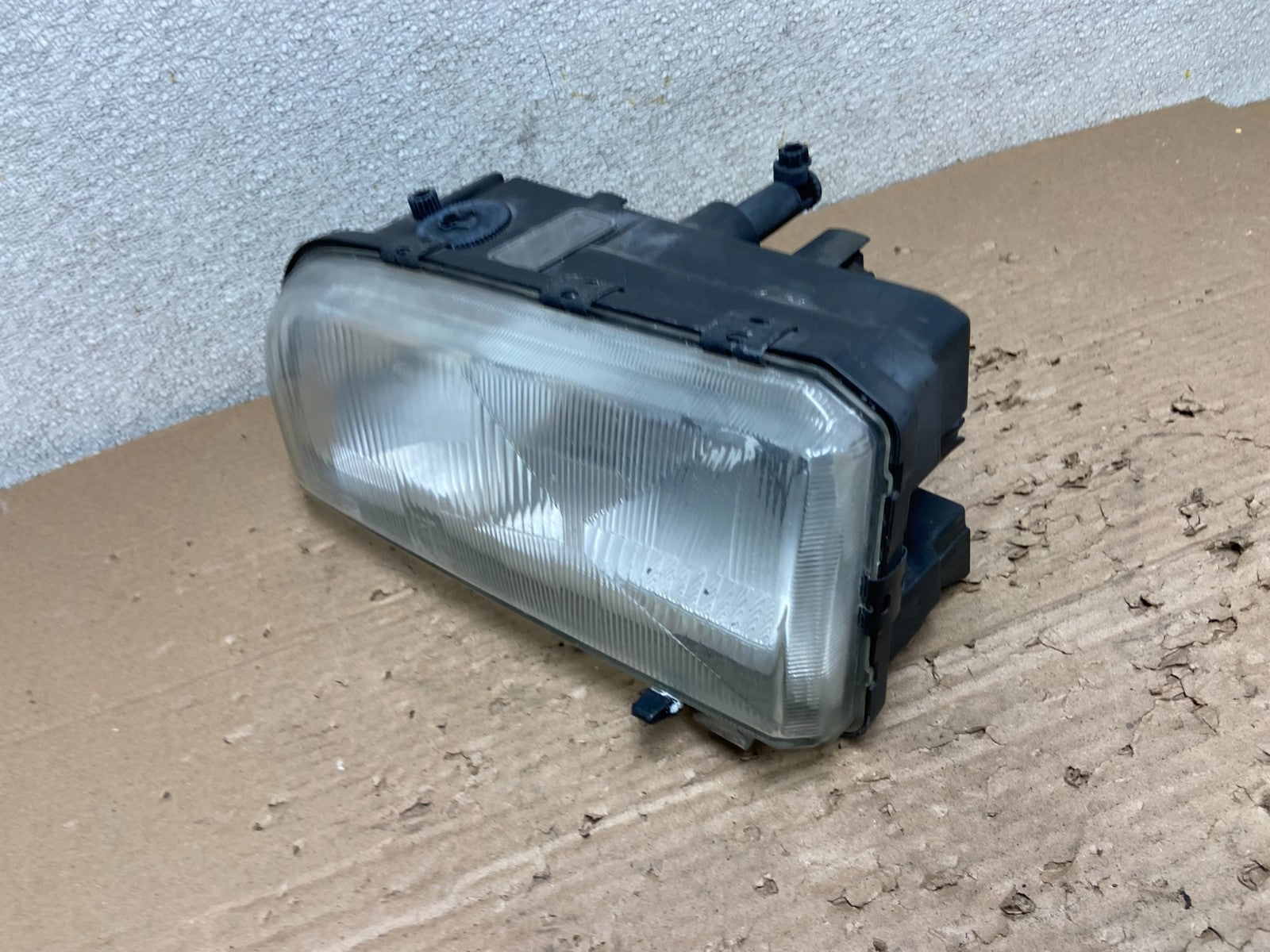 1994 to 1997 Volvo 850 Left Driver LH Side Halogen Headlight AB1690 DW1