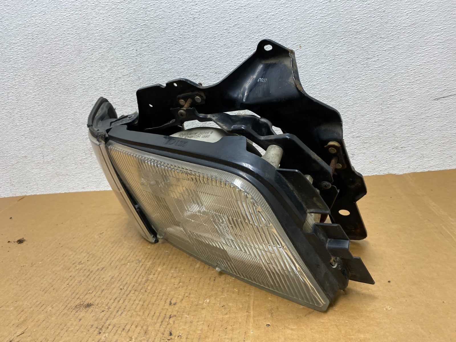 1992-1997 Isuzu Trooper Right Passenger RH Halogen Headlight ad9260 DG1