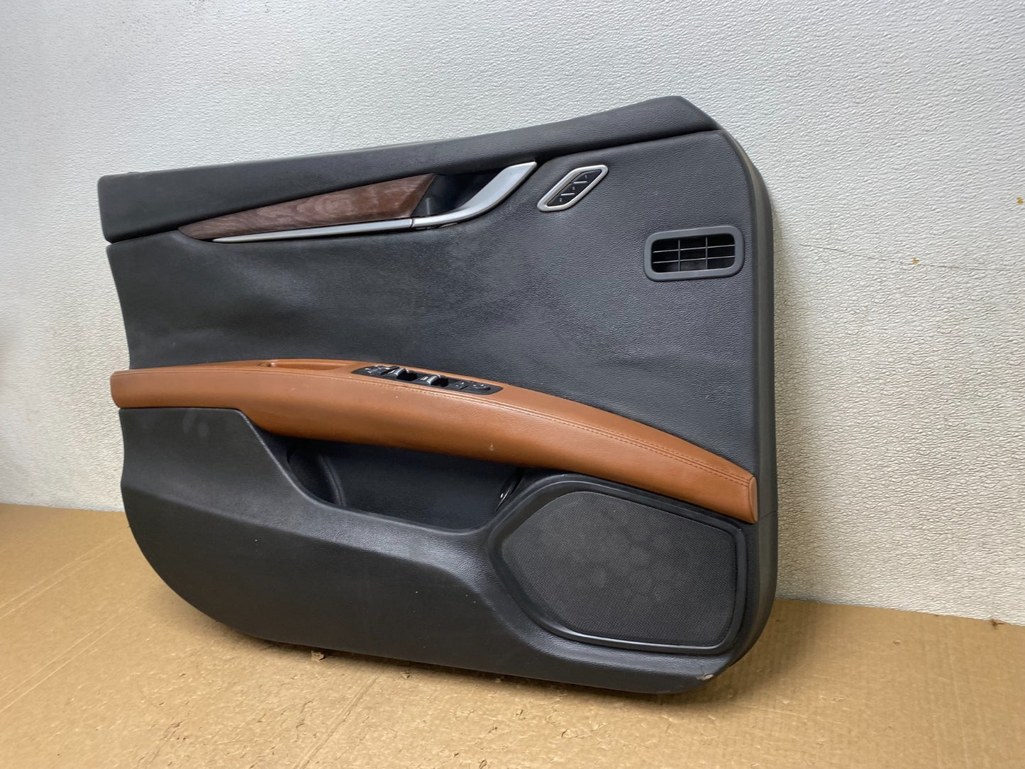 2014 to 2017 Maserati Ghibli Front Left Driver LH Side Panel Door V3559 DG1