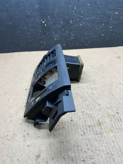 2006 to 2011 Cadillac DTS Dash Center Air Vent Heater Bezel OEM R8444 DG3