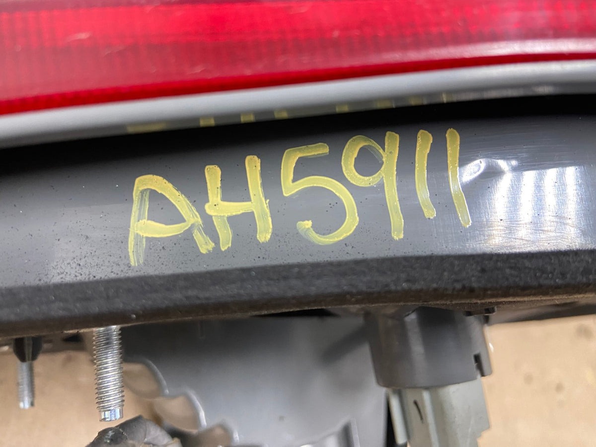 2011 - 2013 Honda Odyssey Inner Tail Light Right Passenger RH Side AH5911 LK6