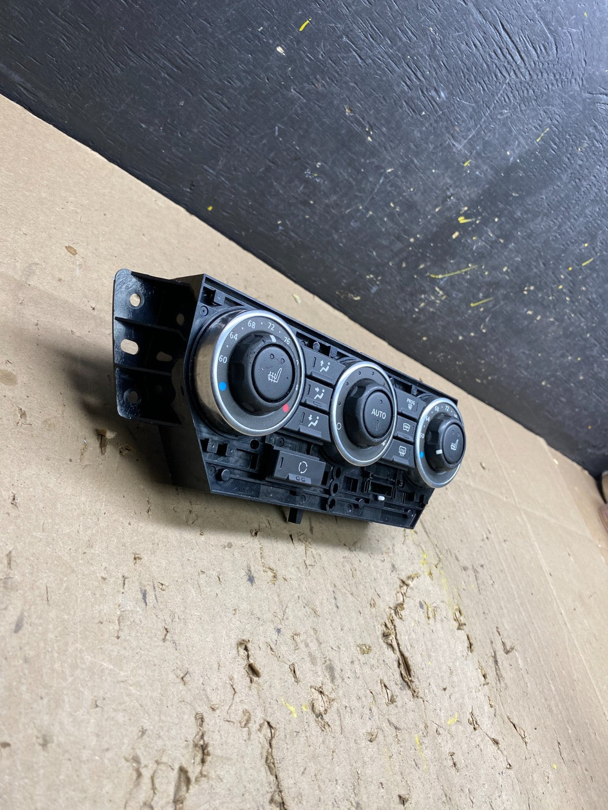 2008 to 2012 Land Rover Lr2 Ac Heater Climate Control Oem U5236 DG1