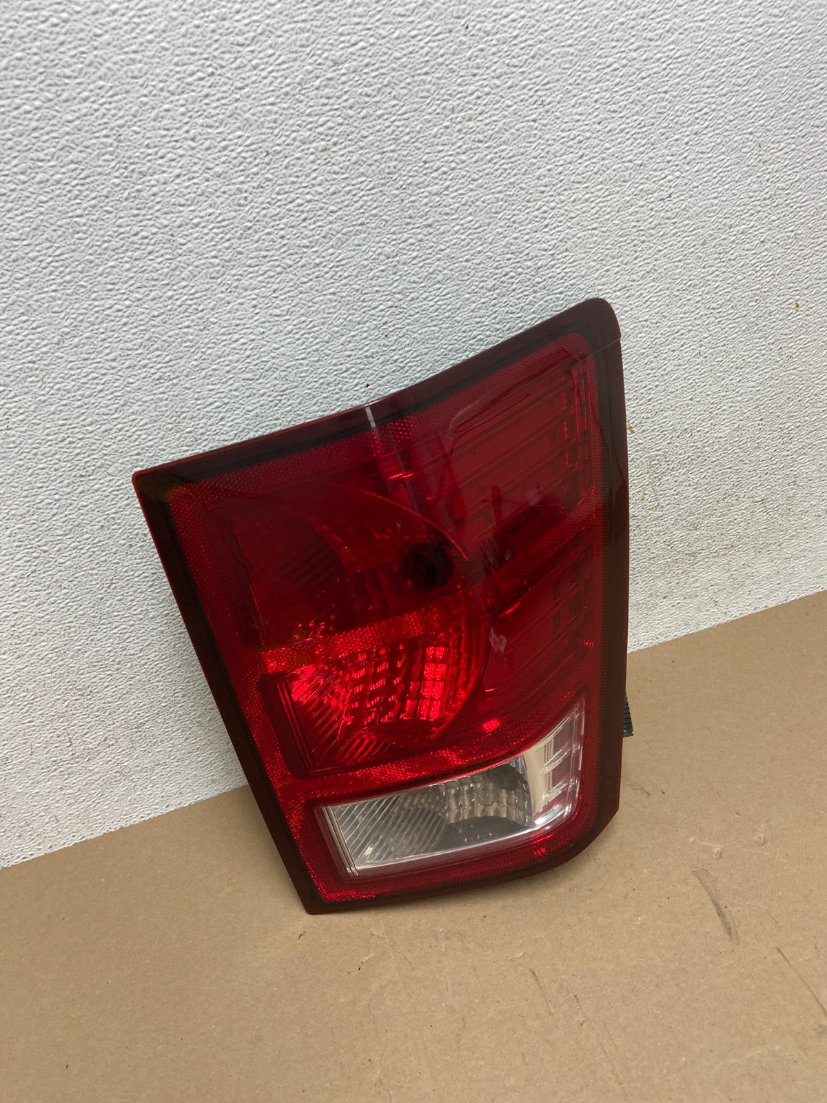 2007 to 2010 Jeep Grand Cherokee Right Passenger Tail Light AE7156 LK2