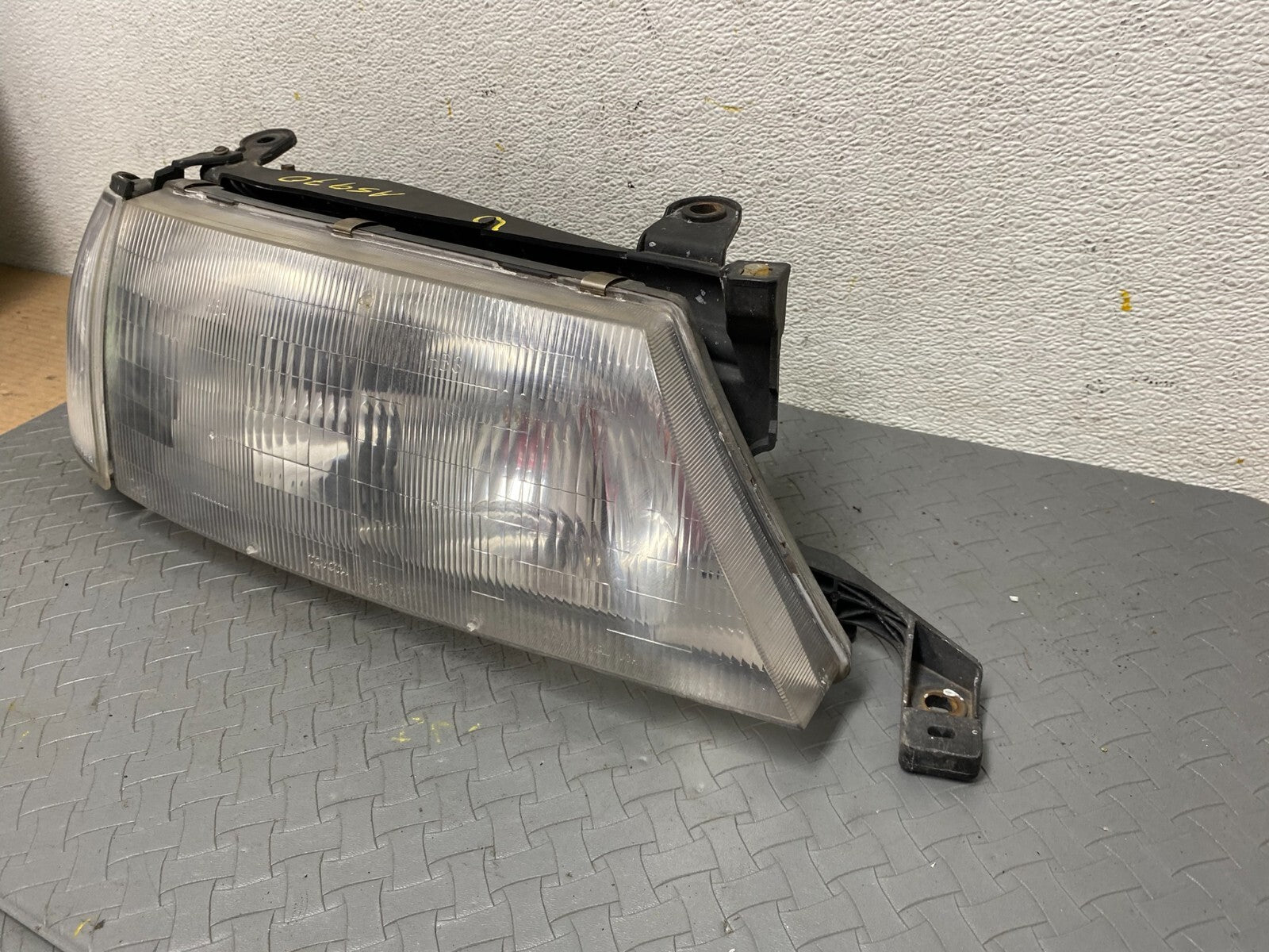 1995 to 1998 Nissan Sentra Passenger Right Side Headlight A59702