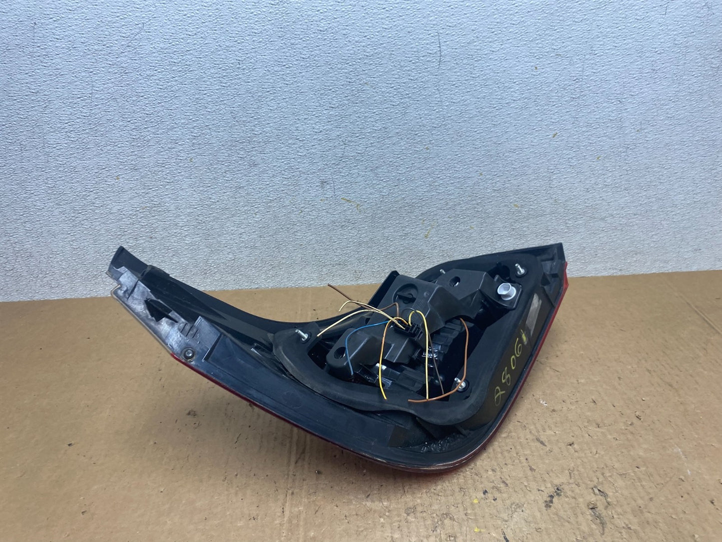 2008 2009 2010 BMW 5 525i 530i Right Passenger Rh Tail Side Light Oem Q8061 DW7