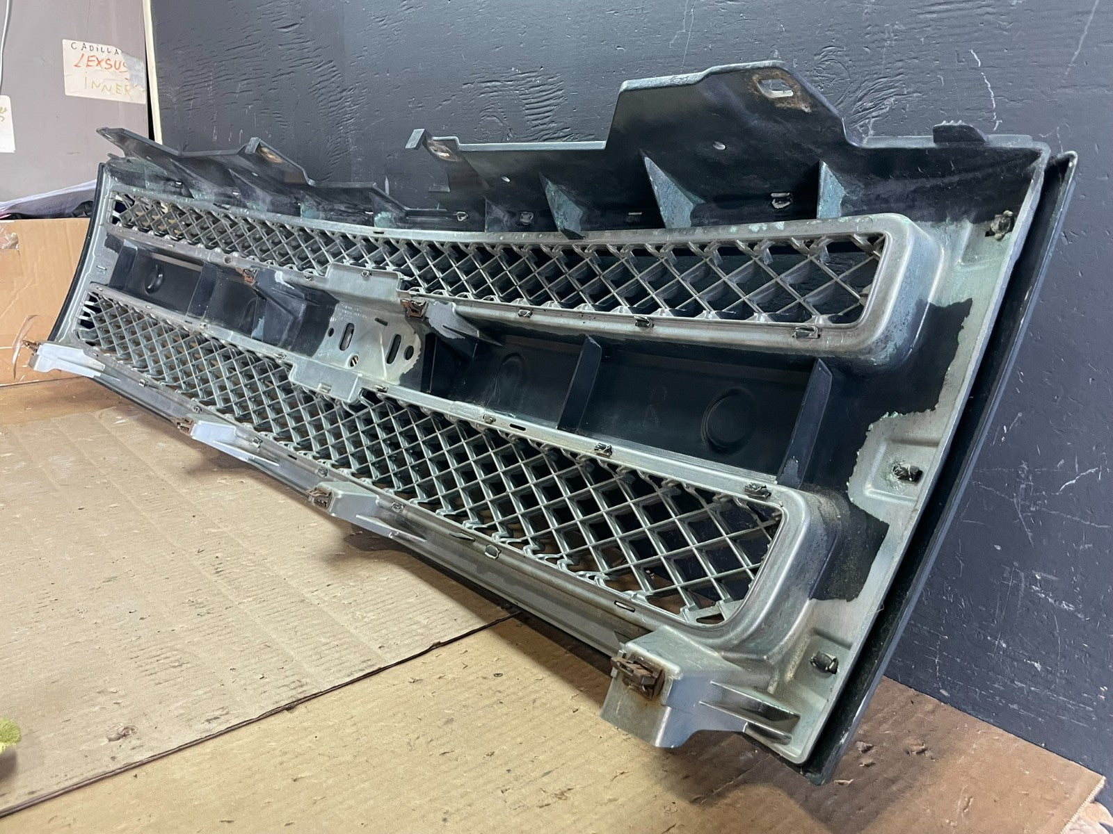2007 to 2013 Chevrolet Silverado 1500 Front Chrome Grille Grill AB7679 DG9