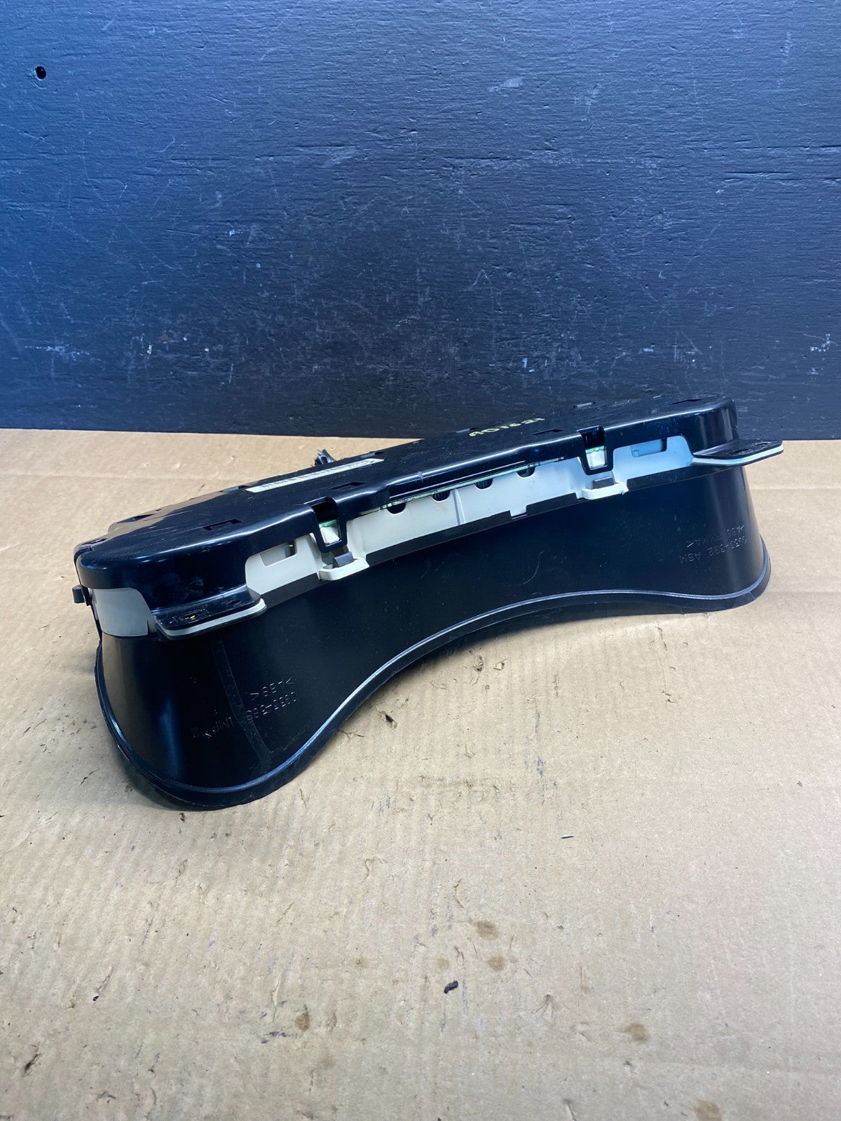 2003 to 2006 Chevrolet Silverado Yukon Cluster Gauge Speedometer AD1621 DG4