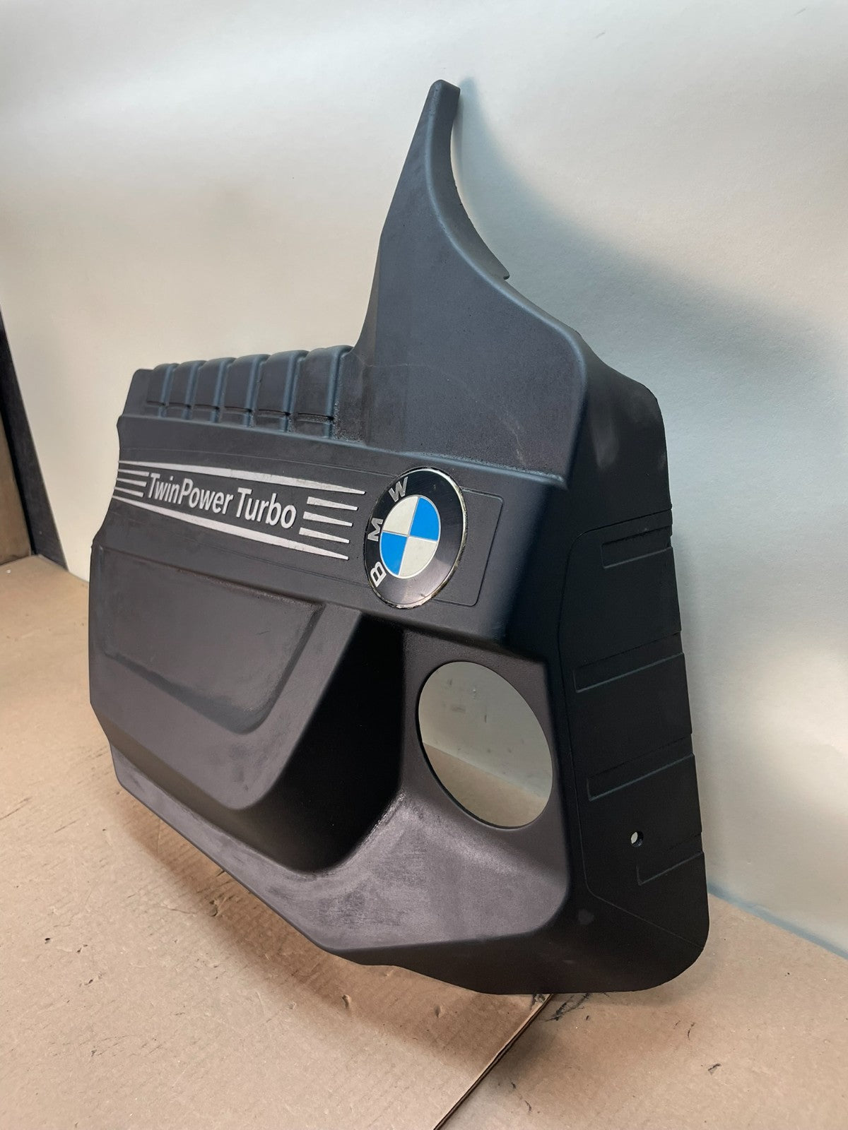 2011 to 2016 BMW 535I TwinPower Turbo Plastic Engine Cover Shield AJ0628 DG1