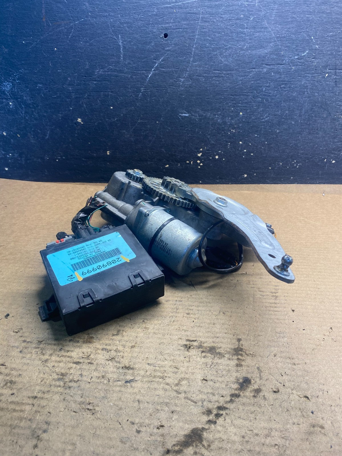 2009 to 2016 GMC Acadia Rear Trunk Liftgate Power Motor Actuator OEM AA0738 DG6