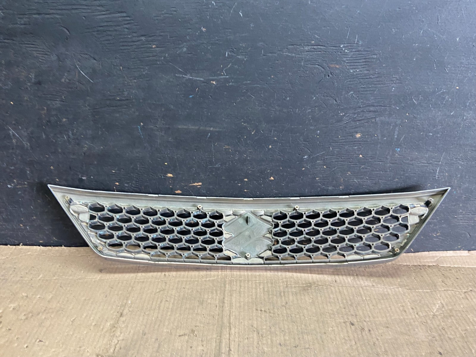 2002 to 2005 Suzuki Aerio Front Grill Grille  P3923 PS6