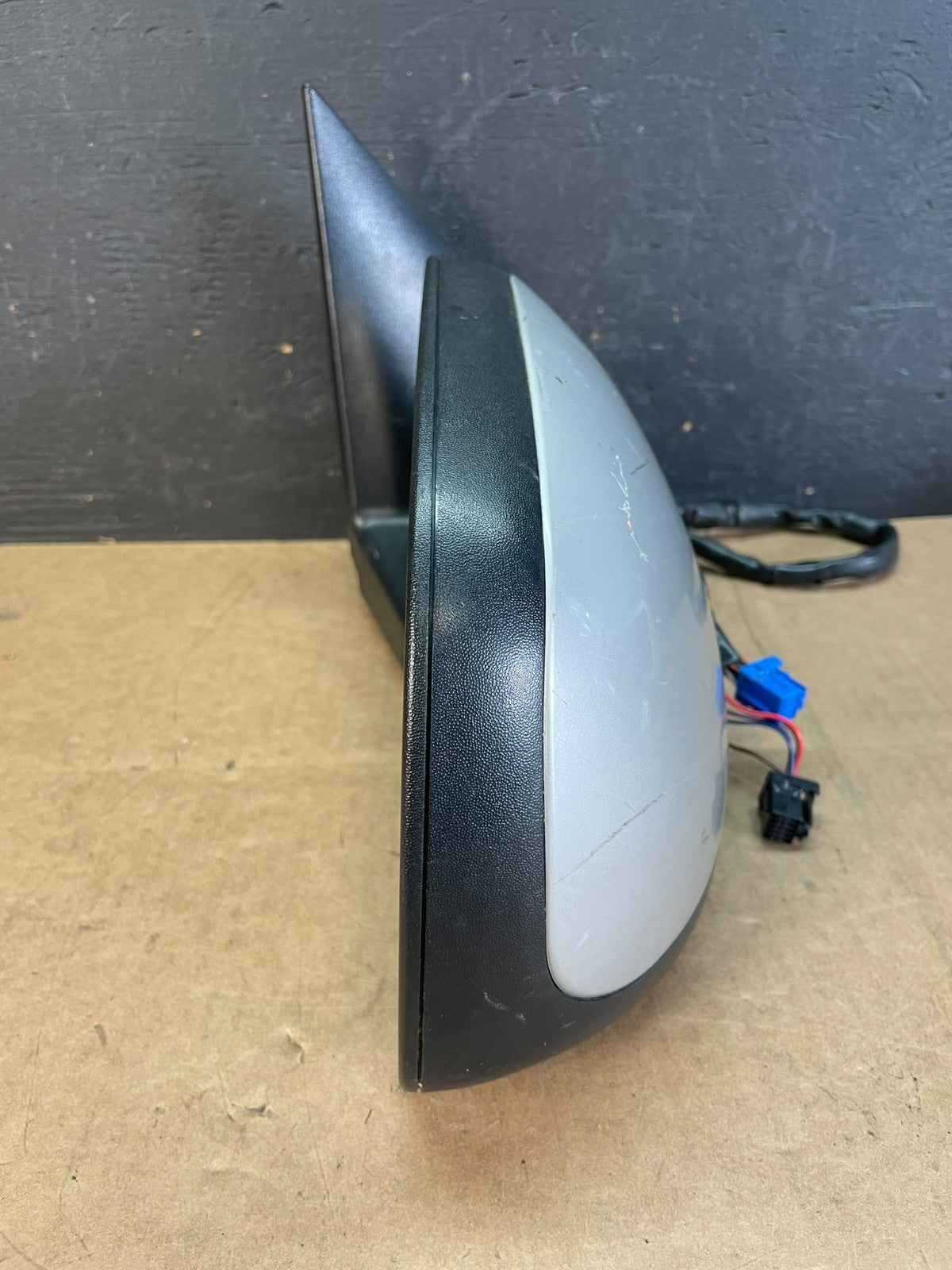 2003 to 2006 Gmc Yukon Right Passenger Turn Signal View Door Mirror AE0911 DG10