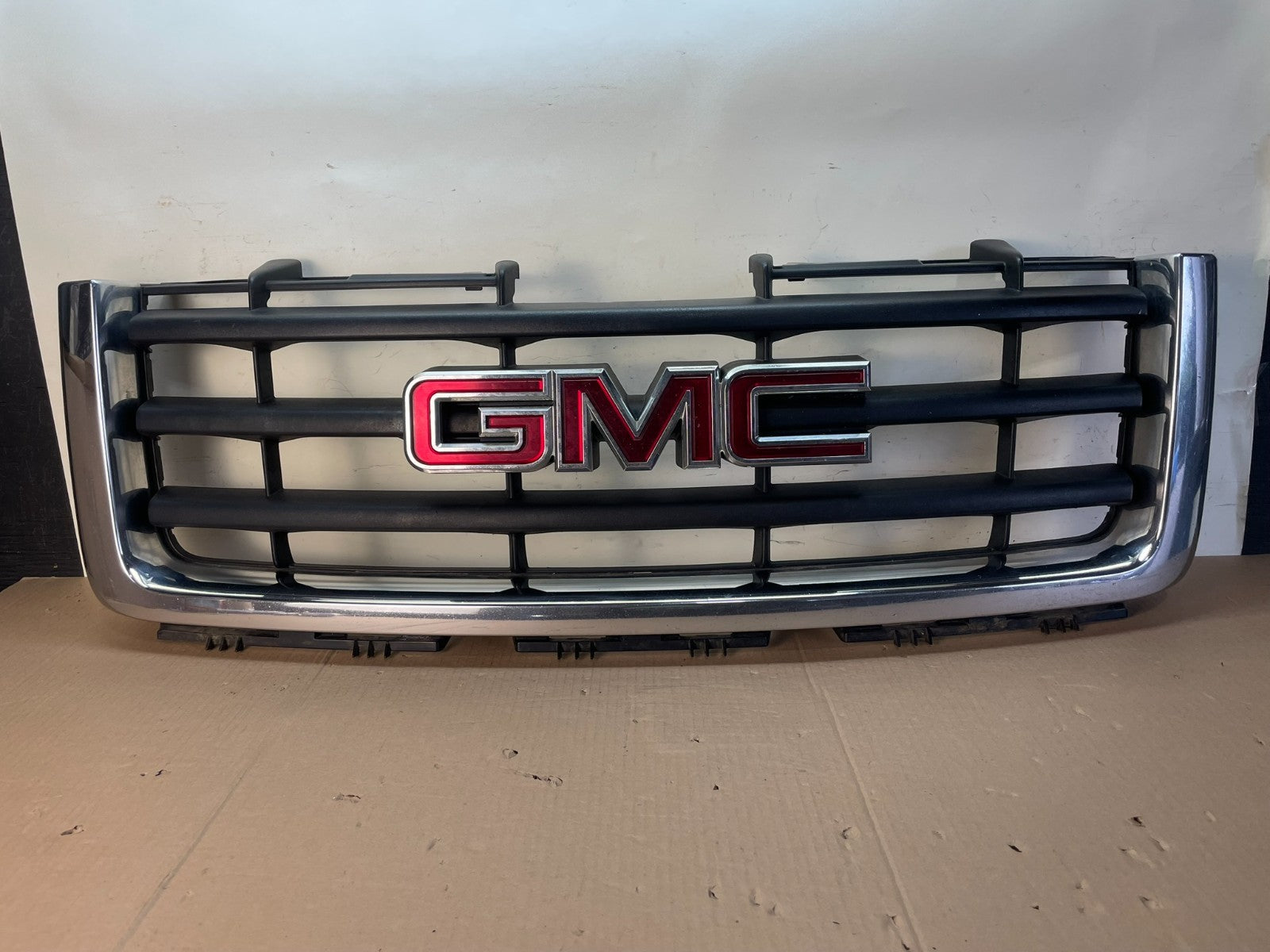 2007 to 2013 GMC Sierra 1500 Front Upper Chrome Grill Grille AG7671 DG0