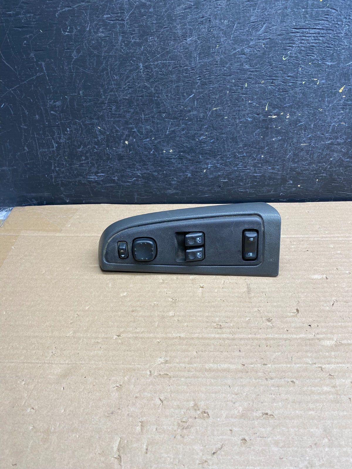 2003-2006 Chevrolet Silverado Driver Side Master Window Switch ag6268 DG1