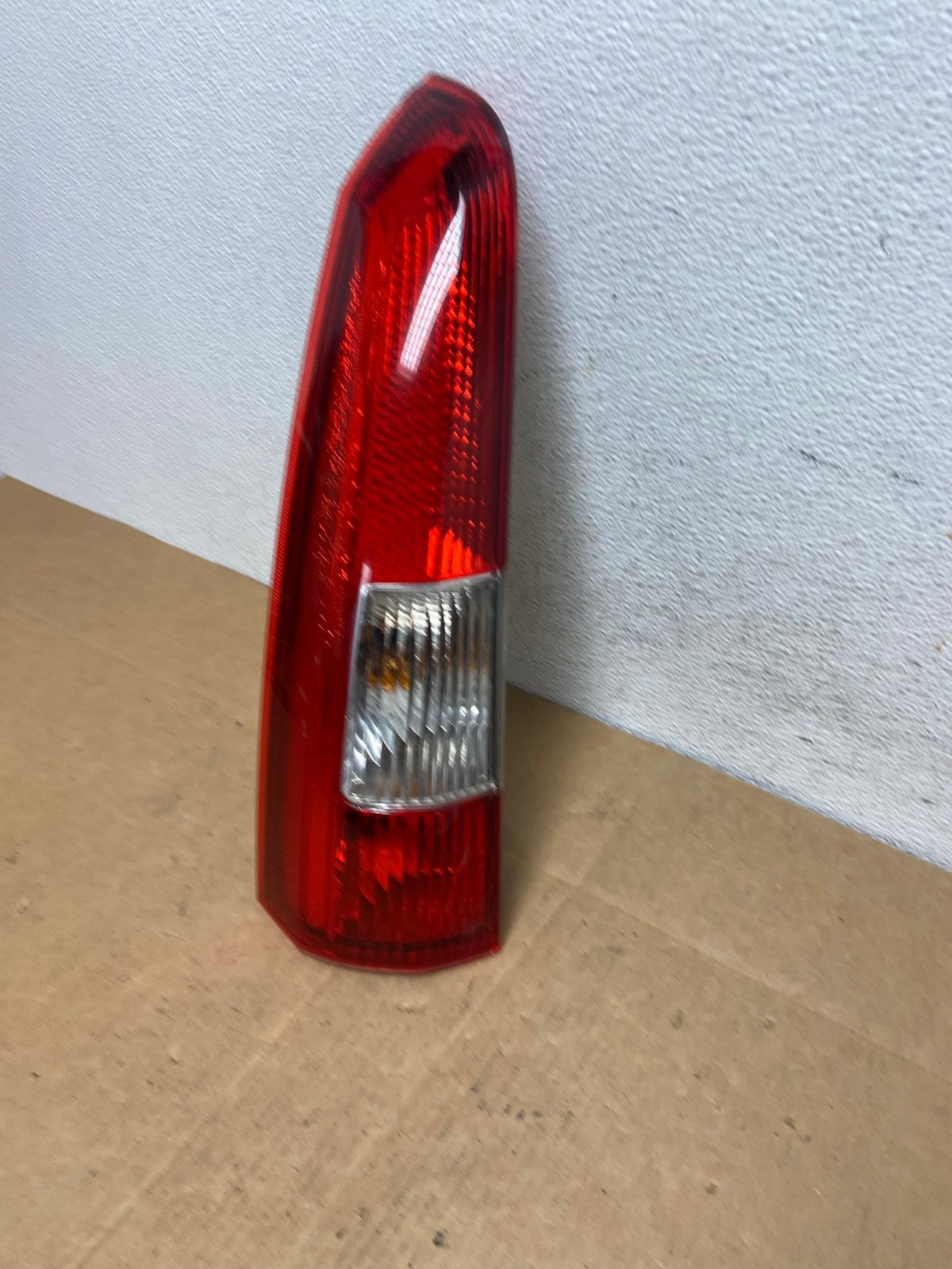 2001 - 2004 Volvo XC70 V70 Left Driver LH Side Tail Light Upper AD4594 LK1