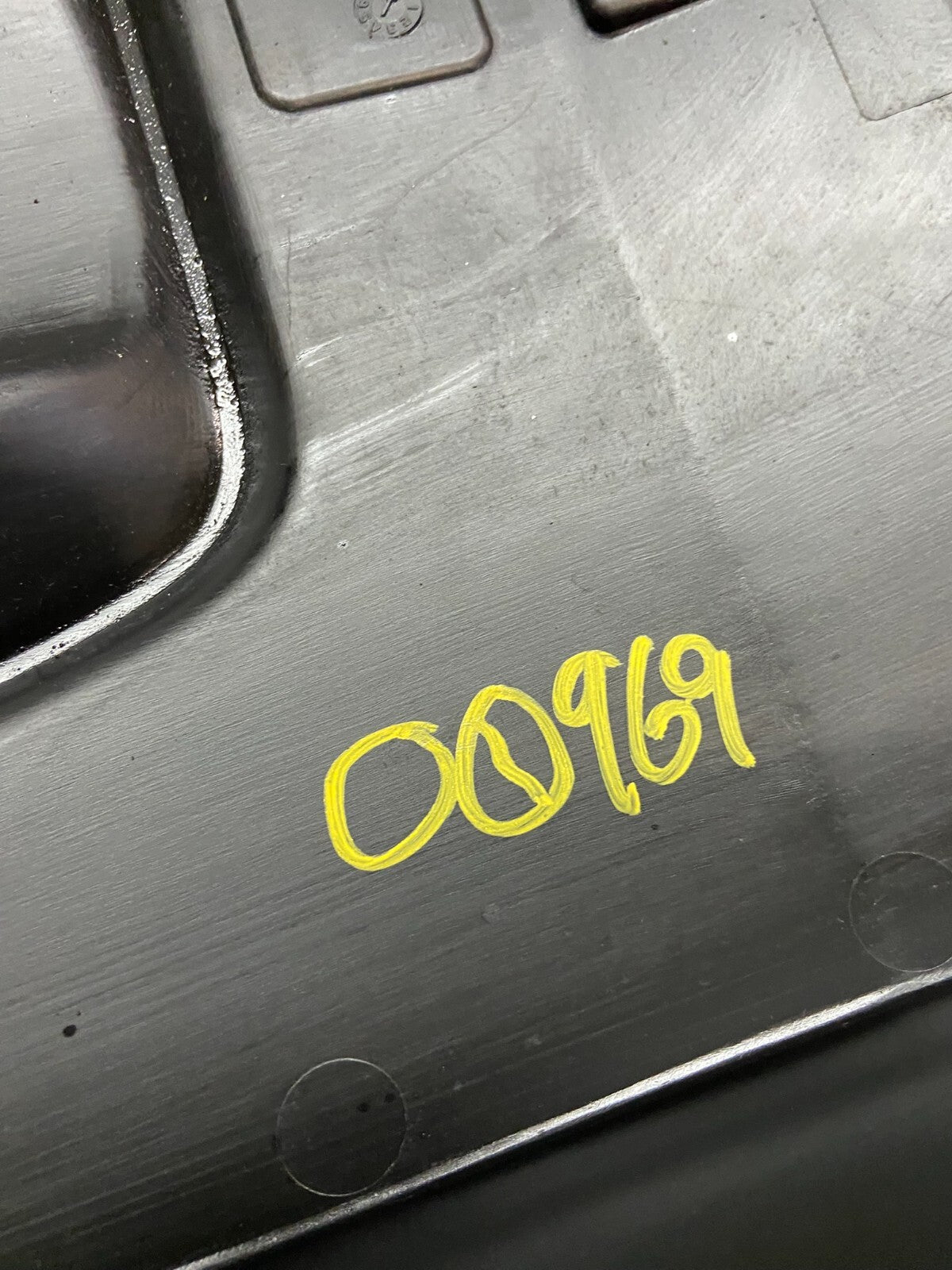 2005 to 2007 Honda Odyssey Black Engine Cover OEM o0969 DG9