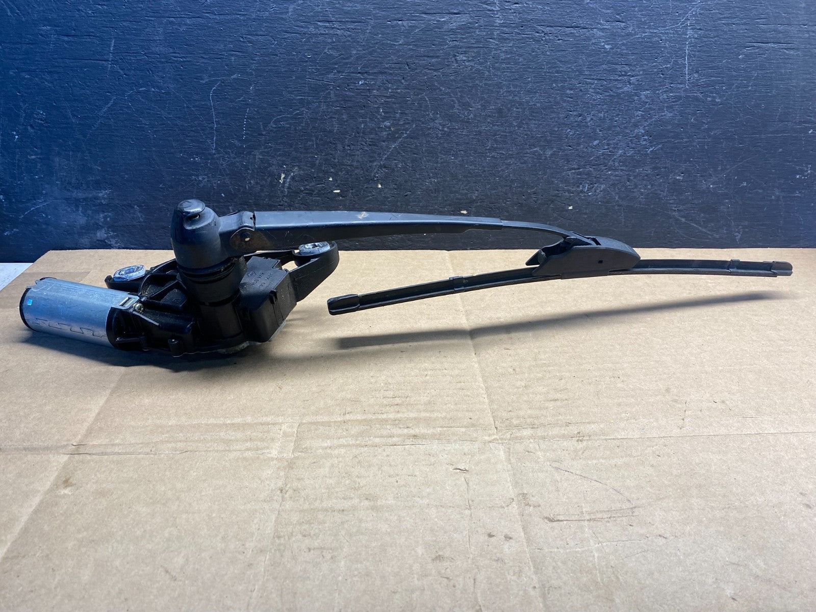 2002 - 2005 Mercedes W203 C320 C240Rear Glass Windshield Wiper Motor AE8239 DG3