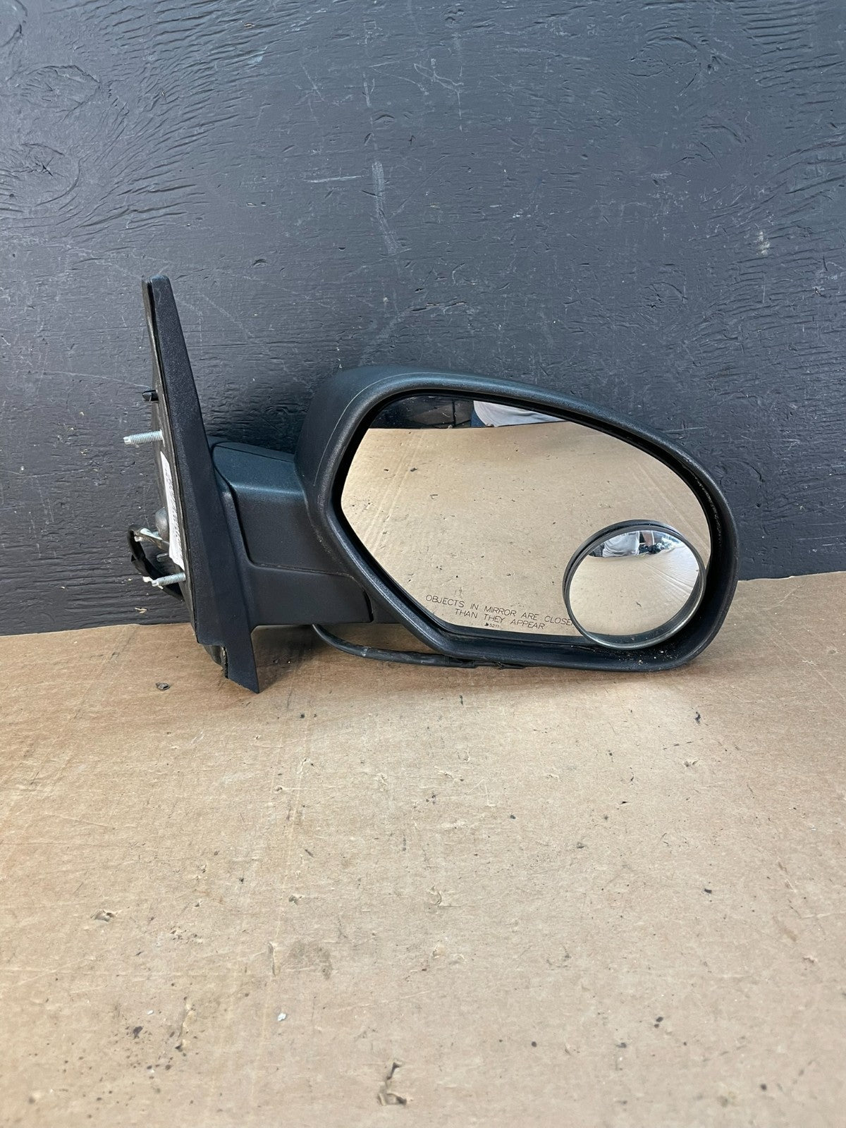 2007-2013 Chevrolet Tahoe Silverado Suburban Right Passenger Mirror AE8552 DW6