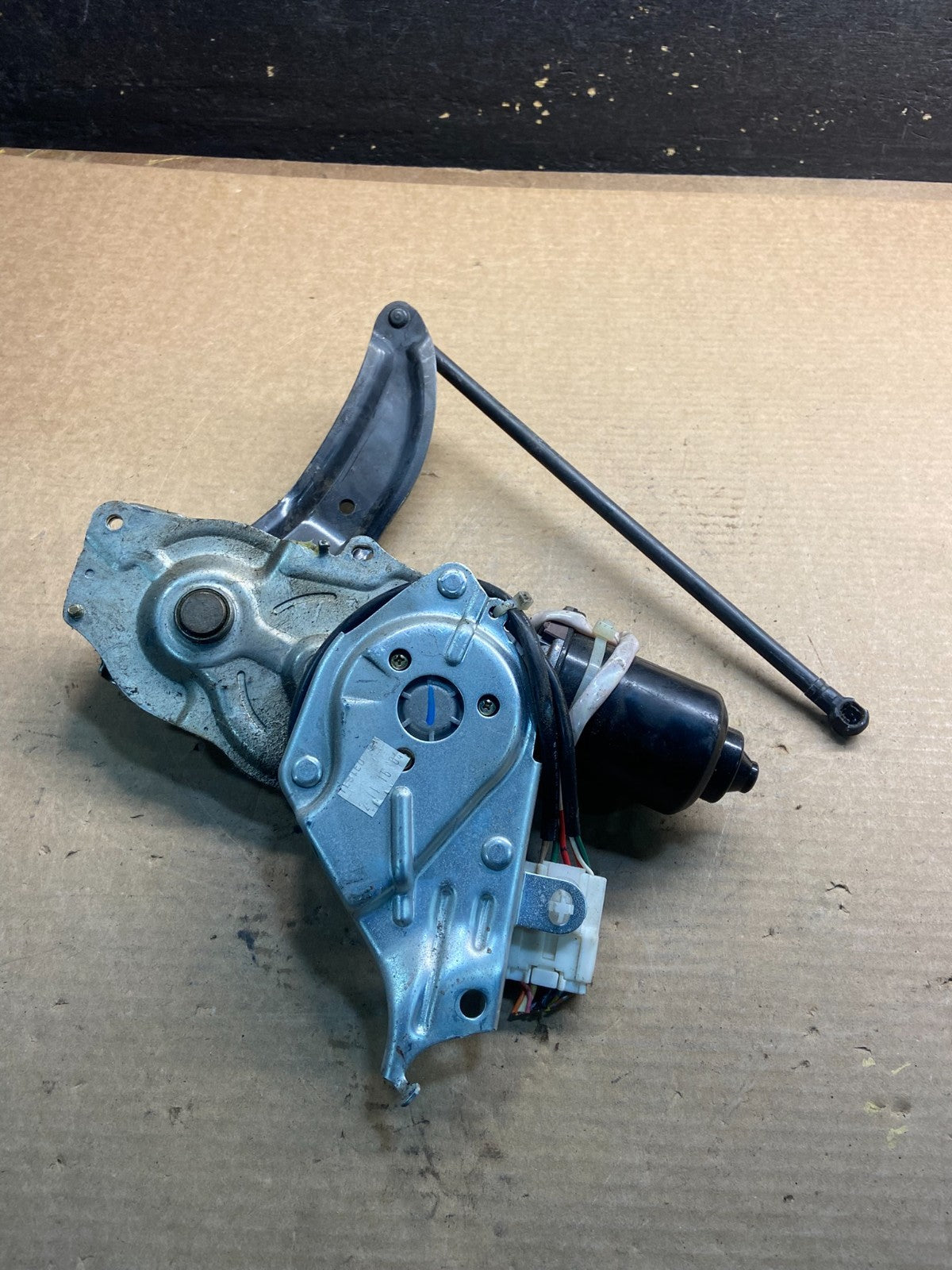 2004 2010 Toyota Sienna Liftgate Motor Trunk Lift Actuator 427107-10010 Z91813