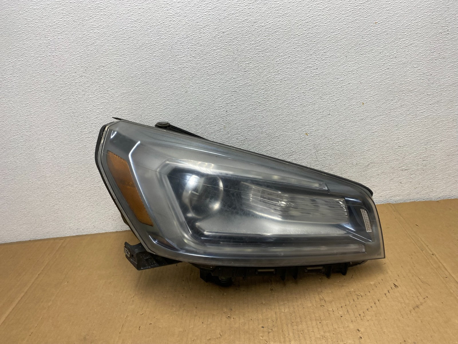 2013-2016 Gmc Acadia Right Passenger RH Side Led Halogen Headlight AD0982 DW0