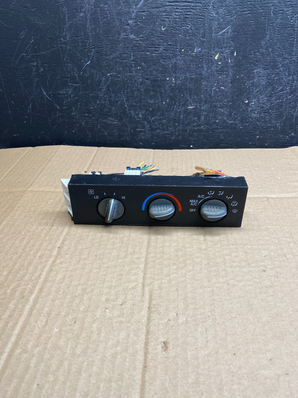 2001 - 2007 GMC Chevrolet Express 1500 Climate Control A/C AC9317 DG0