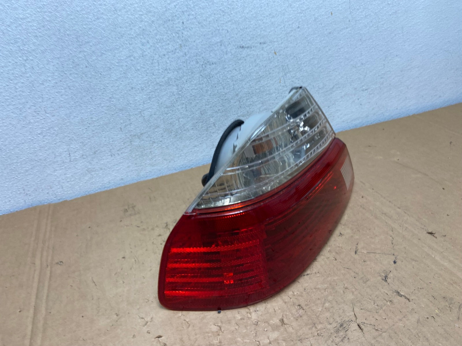 2003 to 2004 Toyota Avalon Left Driver Side Tail Light AD3304 LK2