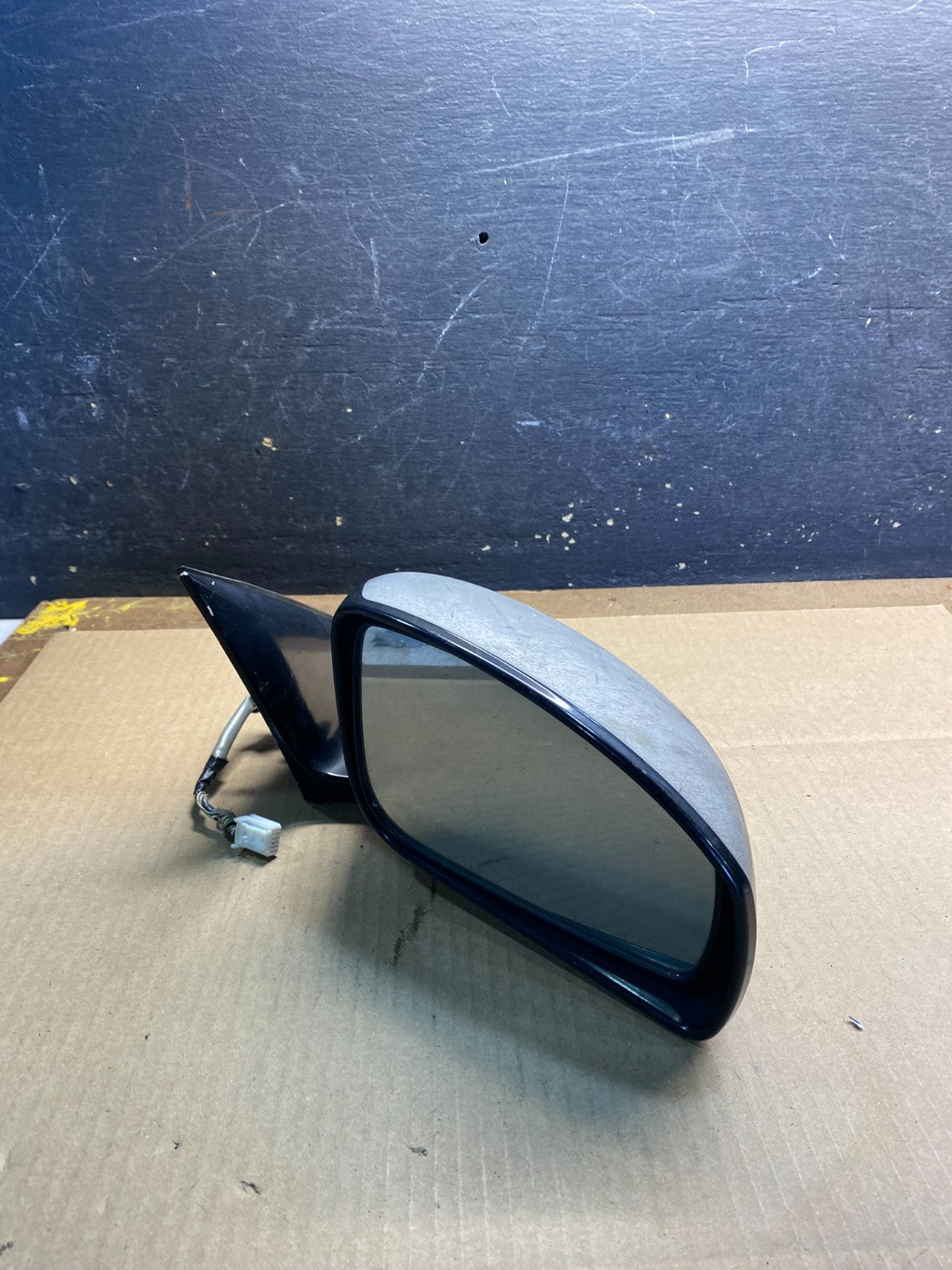 2003 to 2007 Infiniti G35 Right Pasenger RH View Door Mirror z2560 DG10
