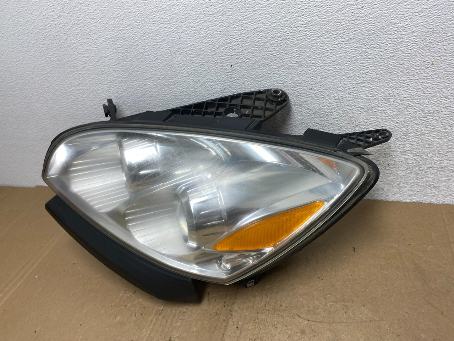 2007 to 2010 Saturn Outlook Left Driver LH Halogen Headlight AC5862 DW1