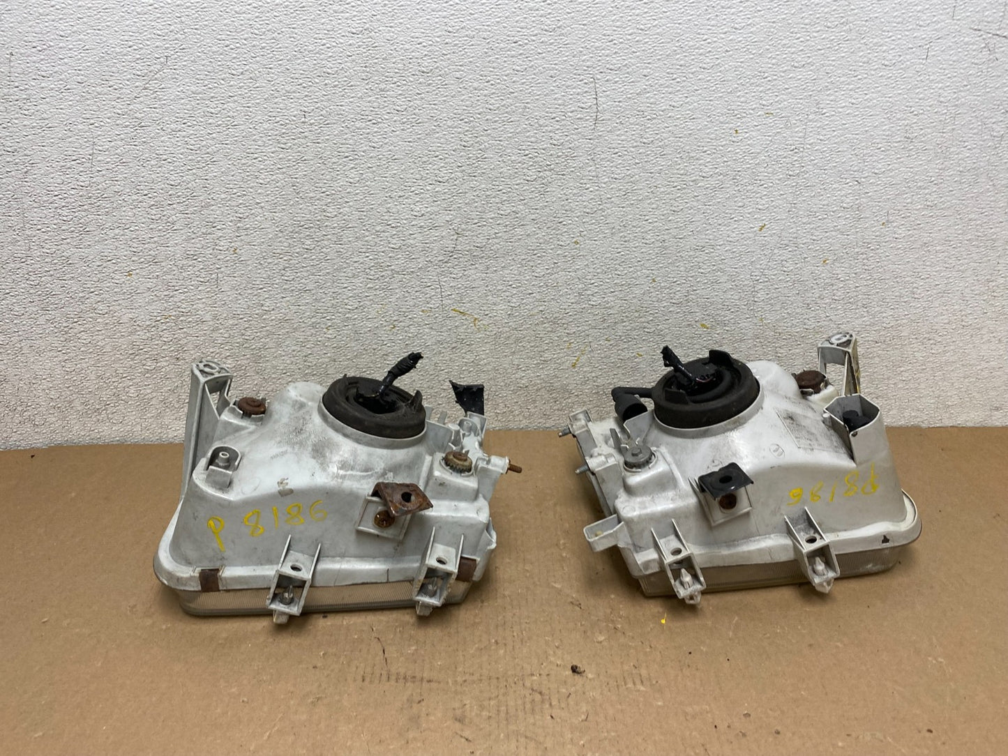 1999-2004 Nissan Pathfinder Left+Right Side Set Halogen Headlights P8186 DW13