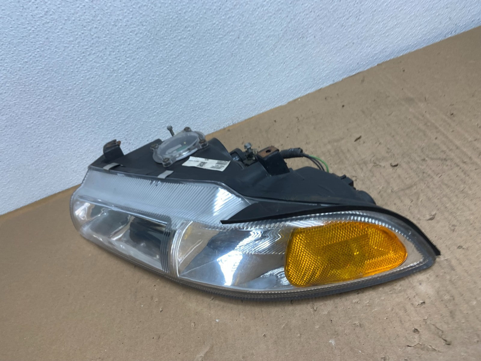 1995 to 2000 Dodge Stratus Left Driver LH Halogen Headlight AB6620 DW1