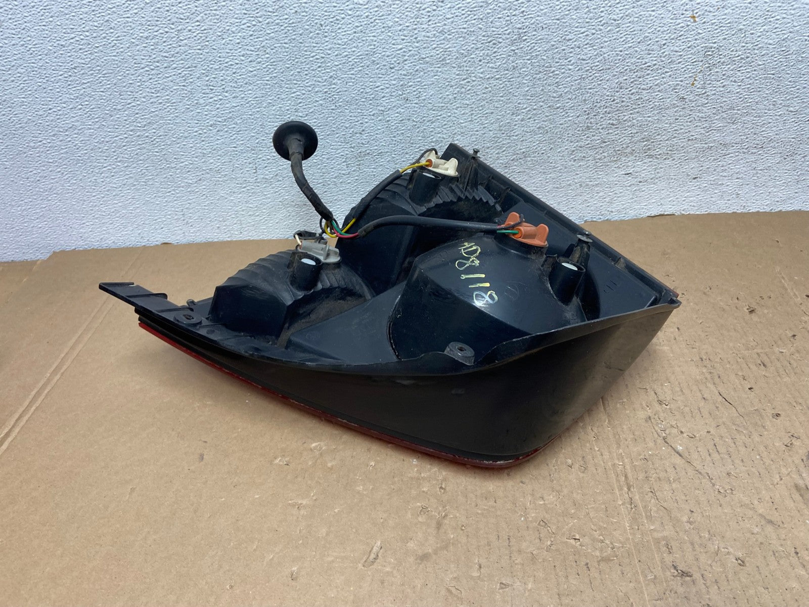 2003 to 2006 Kia Sorento Right Passenger RH Side Tail Light AD8118 LK4