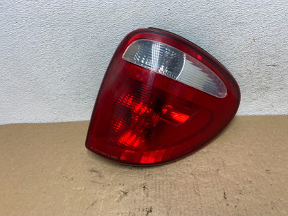 2001-2003 Dodge Grand Caravan Right Passenger RH Side Tail Light AF8114 DW0