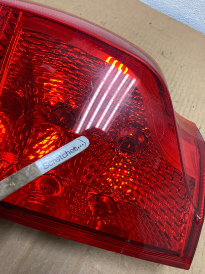 2005 to 2007 Volvo Xc70 V70 Left Driver LH Tail Light AD0841 LK3