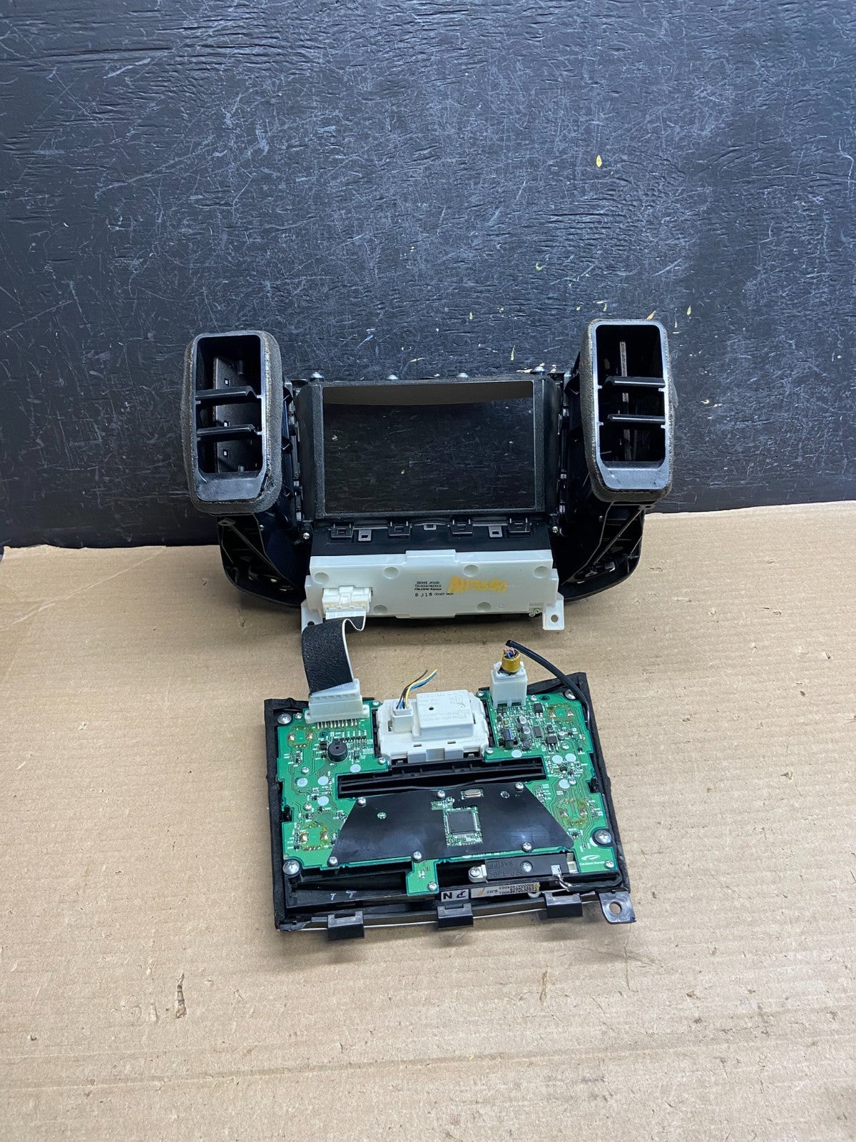 2007 to 2010 Infiniti G37 Radio Player Climate Control Panel Bezel ah3550 DG4