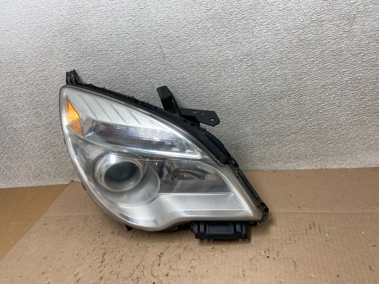 2010-2015 Chevrolet Equinox Right Passenger Halogen Projector Headlight Z6447 DW1