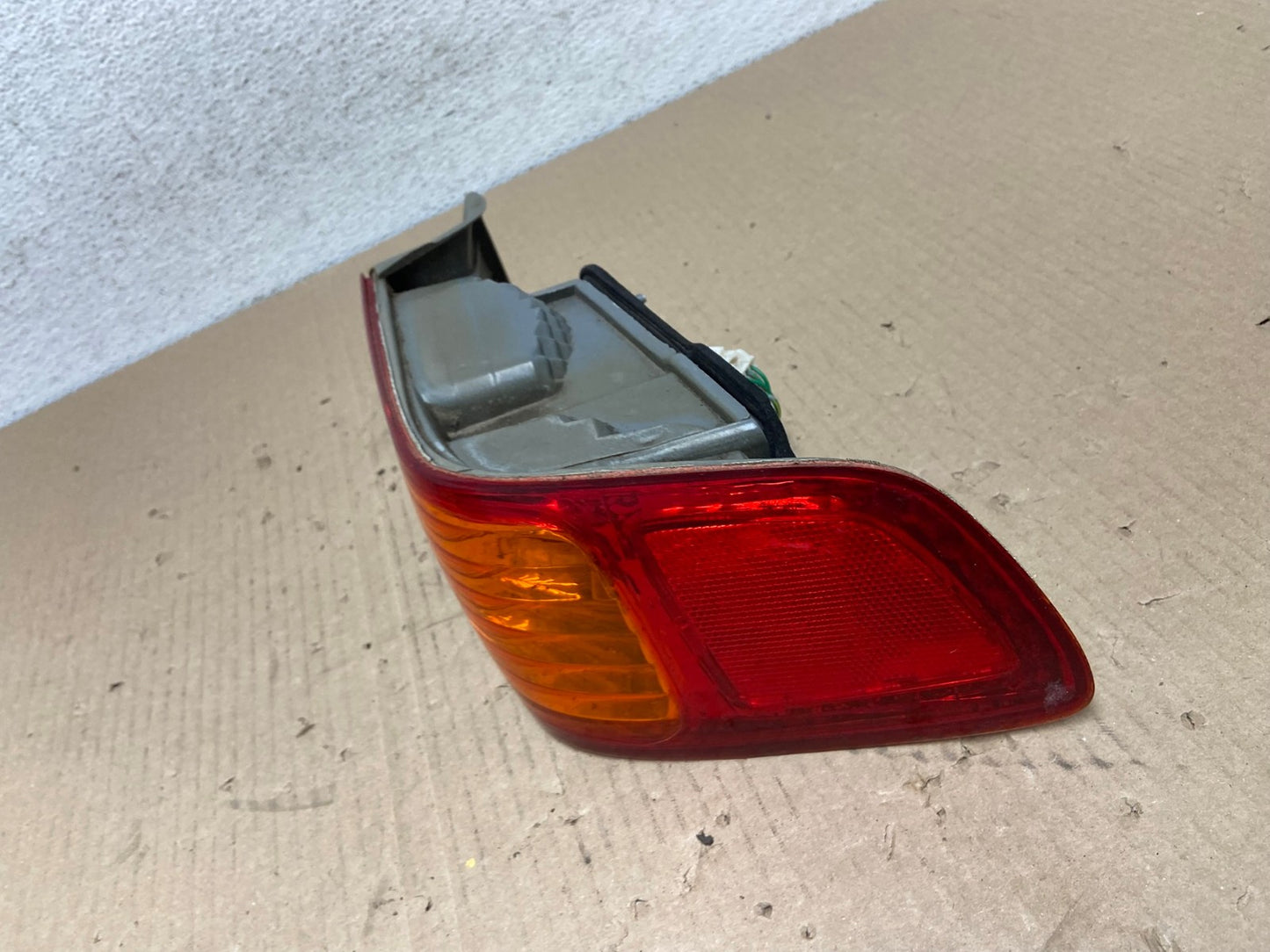 2000 to 2001 Toyota Camry Right Passenger Rh Tail Light AE9543 LK1