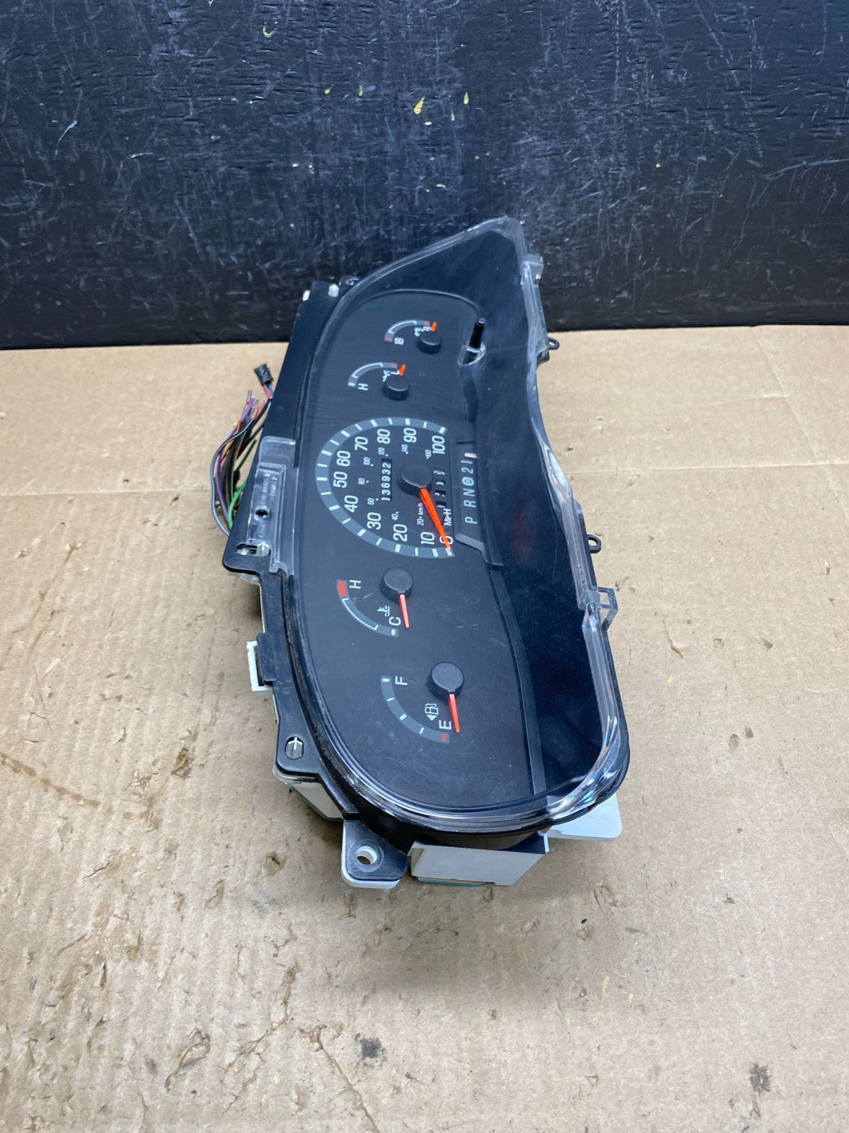 1999 to 2000 Ford E150 E250 E350 VAN Gauge Speedometer Cluster AC9041 DW1