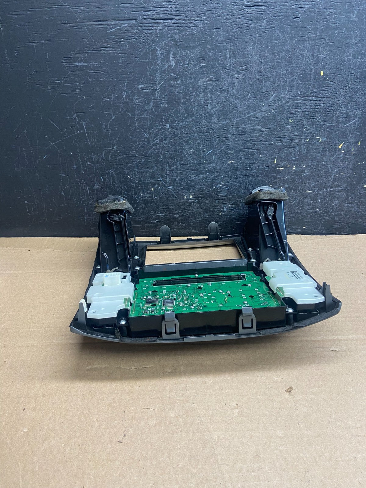 2006 to 2008 Infiniti FX35 Front Radio A/C Heater Switch Control Panel AF2452 DG4