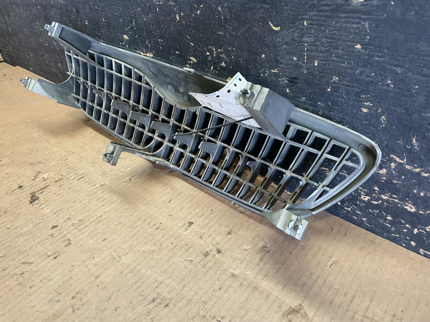 1998 1999 Mazda 626 Front Upper Grill Grille Oem AA5945 DG6
