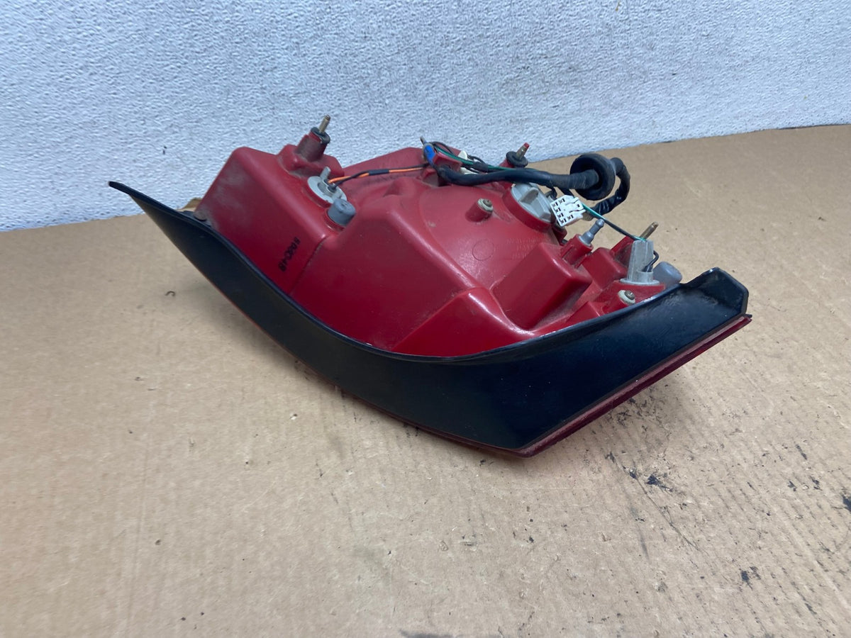 2004 2005 2006 Hyundai Elantra Sedan Right Passenger Tail Light AG2151 LK4