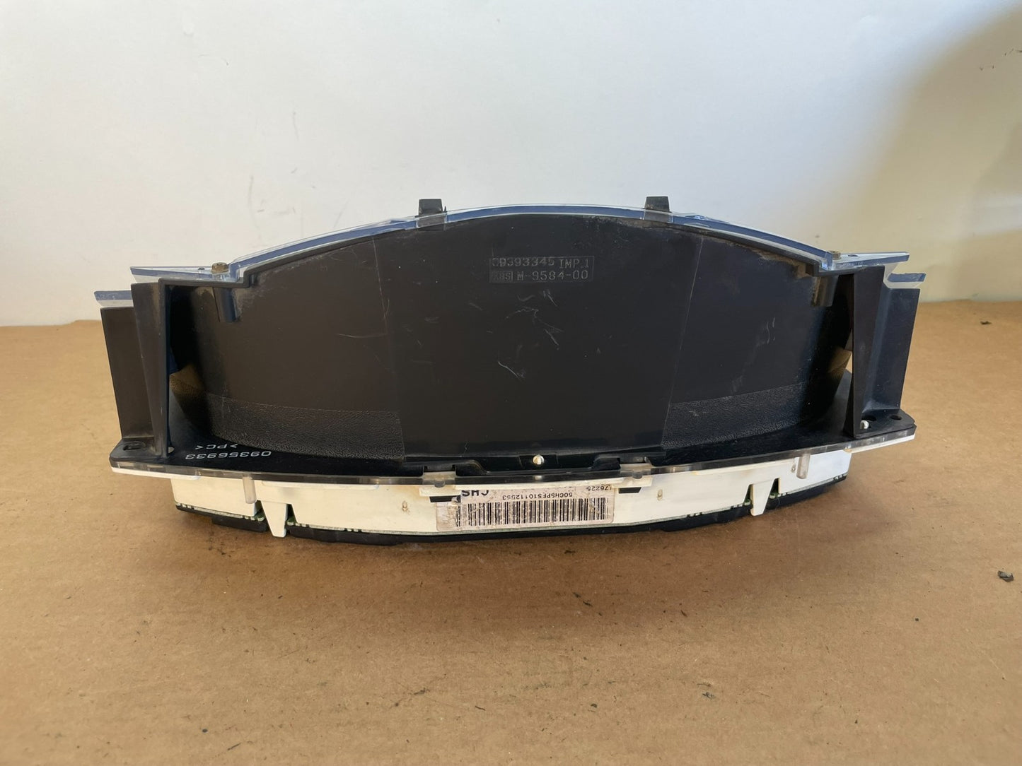2000 to 2005 Chevrolet Astro Cluster Gauge Speedometer ECM AG0702 DW6