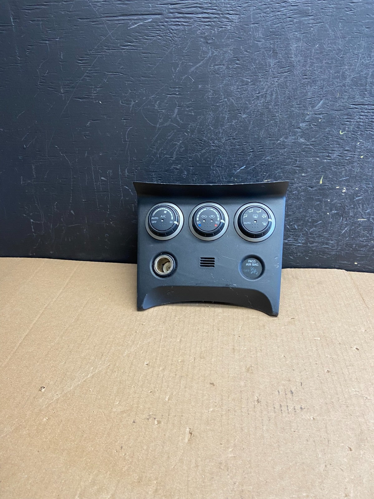 2011 to 2015 Nissan Rogue Heater Temperature AC Climate Control AE4423 DG0