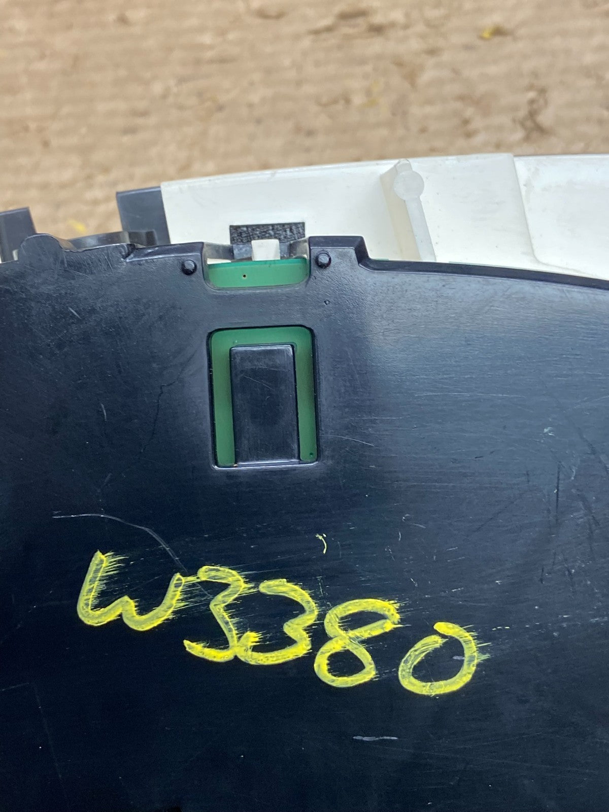 2004 to 2007 Chevrolet Express Speedometer Cluster Gauge OEM W3380 DG8