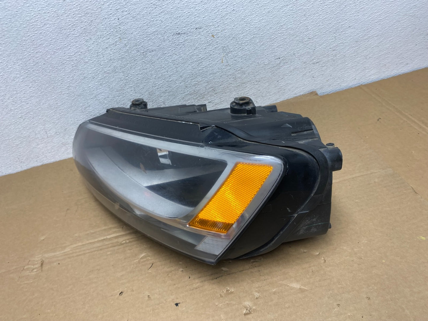 2011 to 2014 Volkswagen Jetta Left Driver LH Headlight Halogen AD3850 DW1