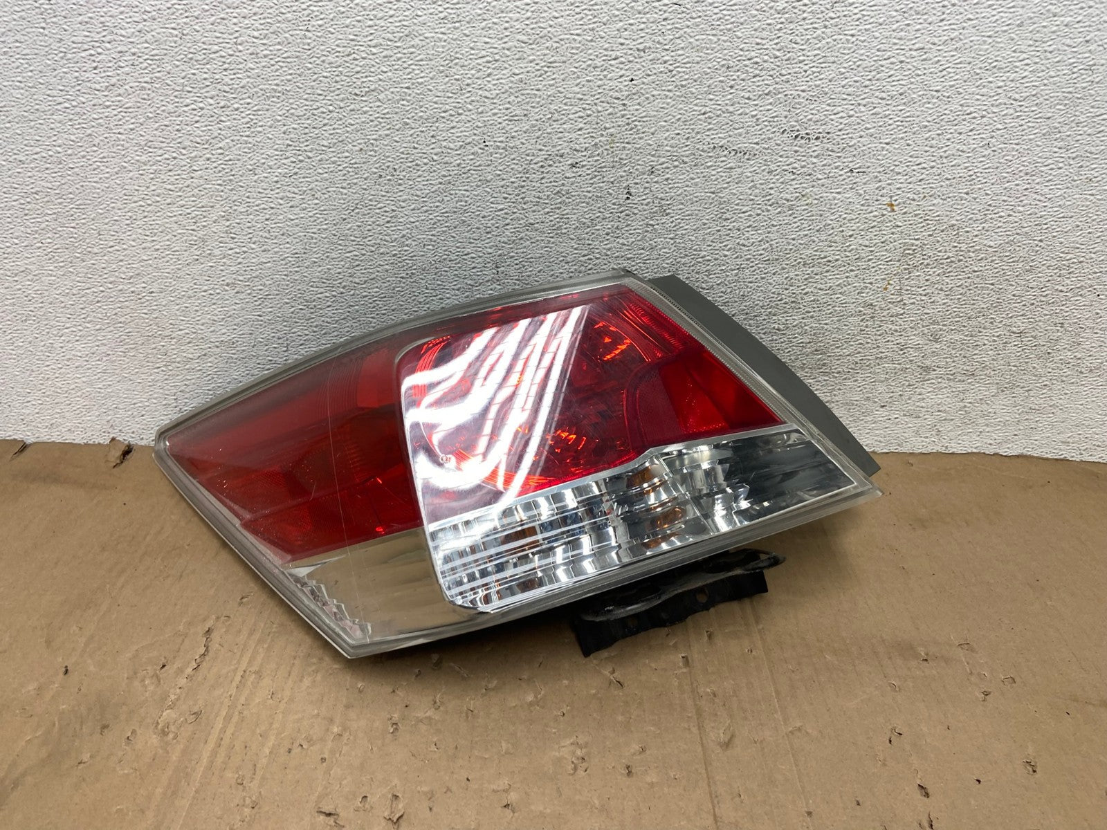 2008 to 2012 Honda Accord Sedan Tail light Left Driver LH Side AE9199 LK0