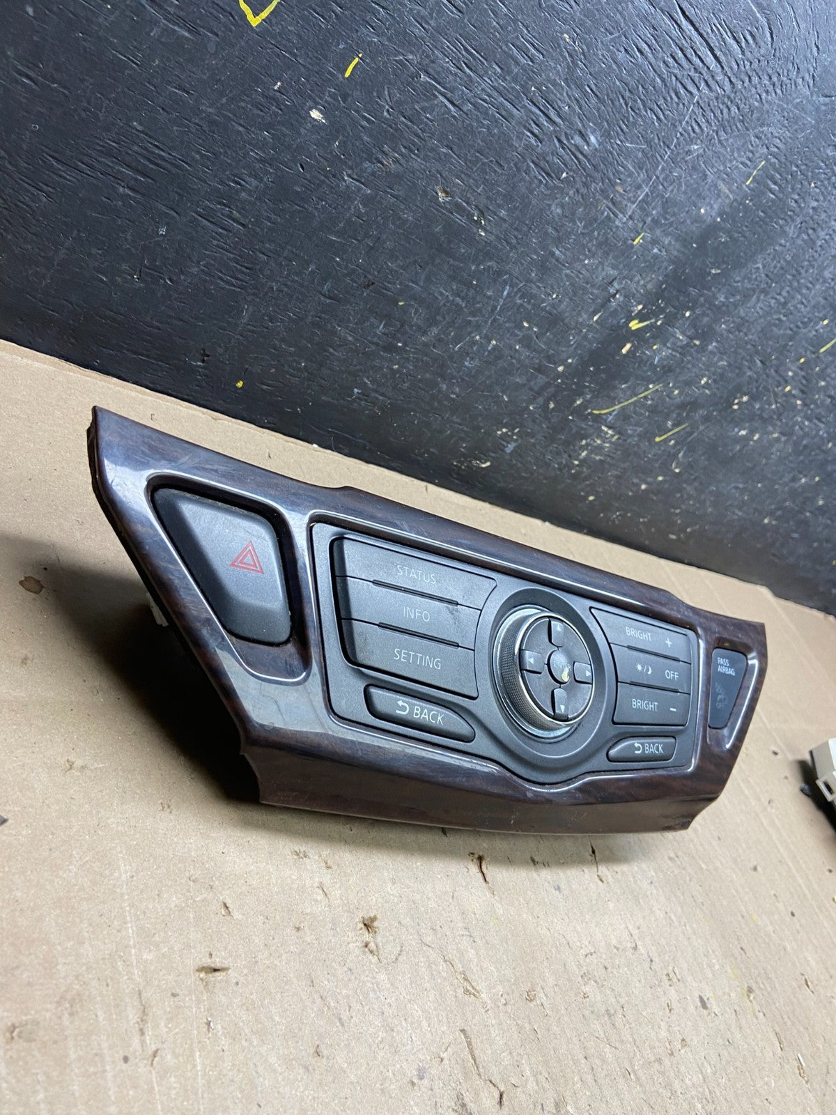 2013 to 2015 Nissan Pathfinder Information Display Control u4711 DG2