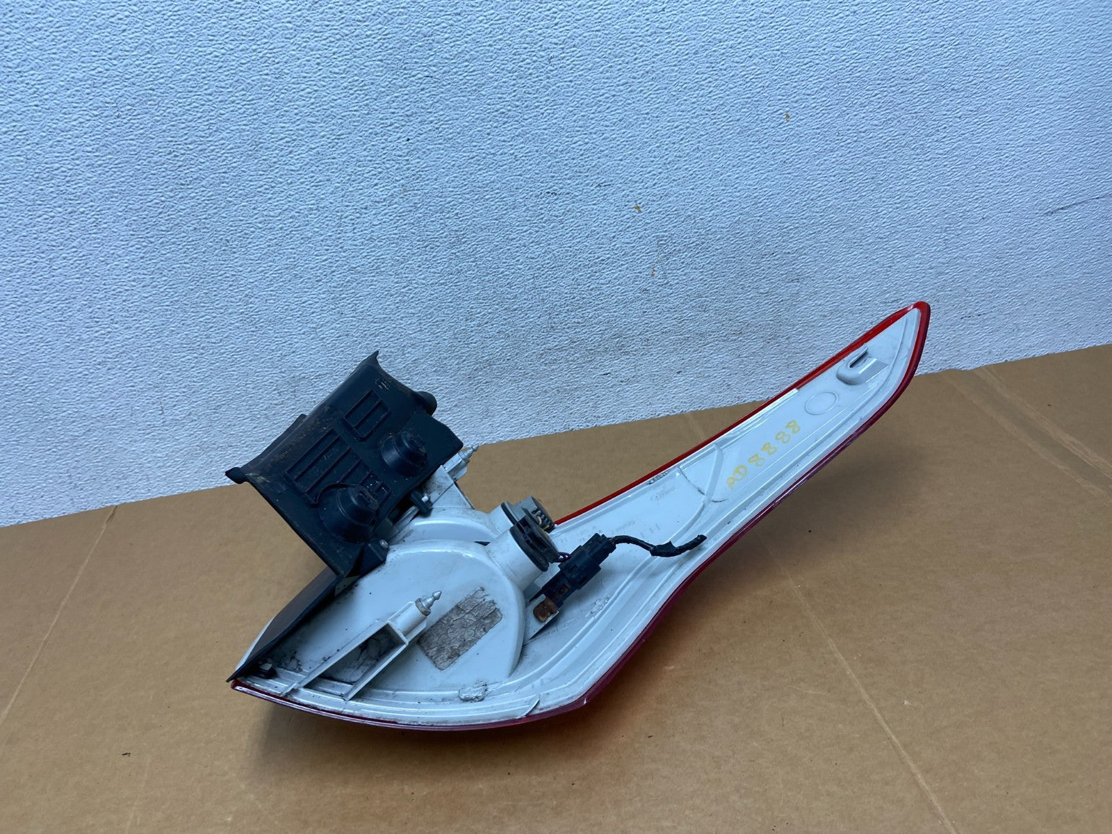 2013 to 2016 Ford Escape Left Driver LH Side Tail Light AD8888 DW6